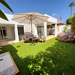 De Diseño Hidromasajes Terraza Y Piscina. Villa San Bartolomé